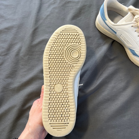 Saye white sneakers, size US6 - Picture 3 of 4